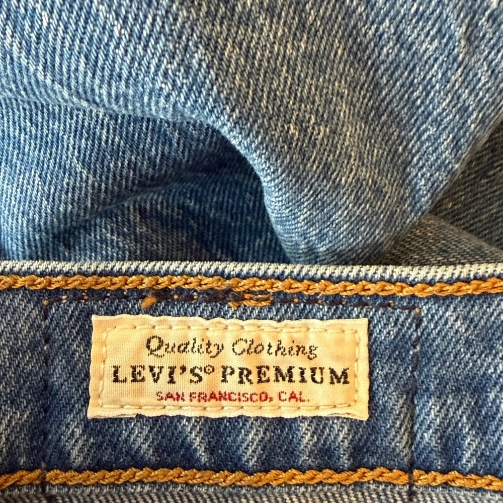 Levi’s Premium Women’s Wedgie Fit Straight Leg Jeans – Medium Wash – Size 27 - Picture 6 of 7